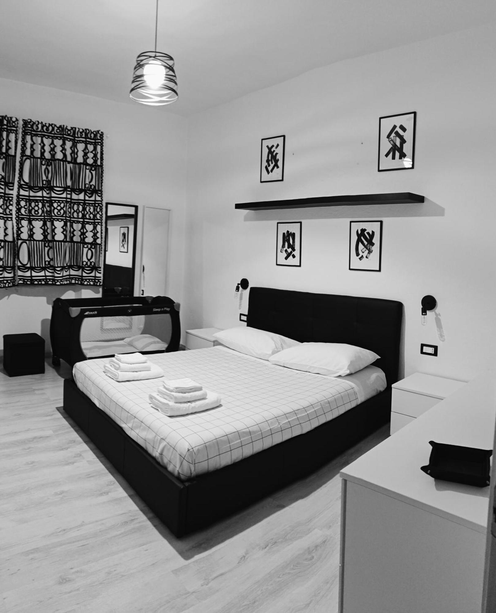 Black&White Guest House 이글레시아스 외부 사진