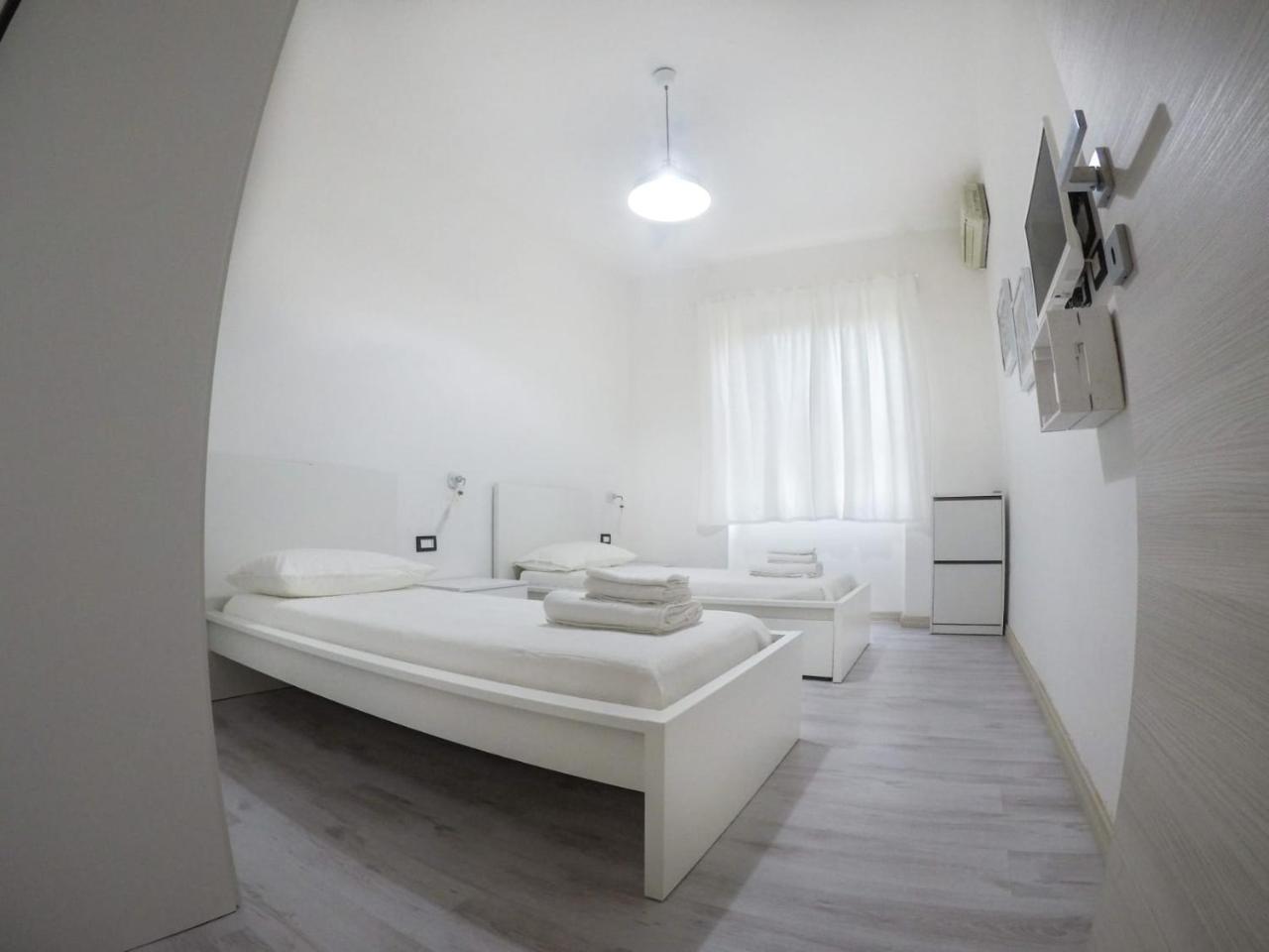 Black&White Guest House 이글레시아스 외부 사진