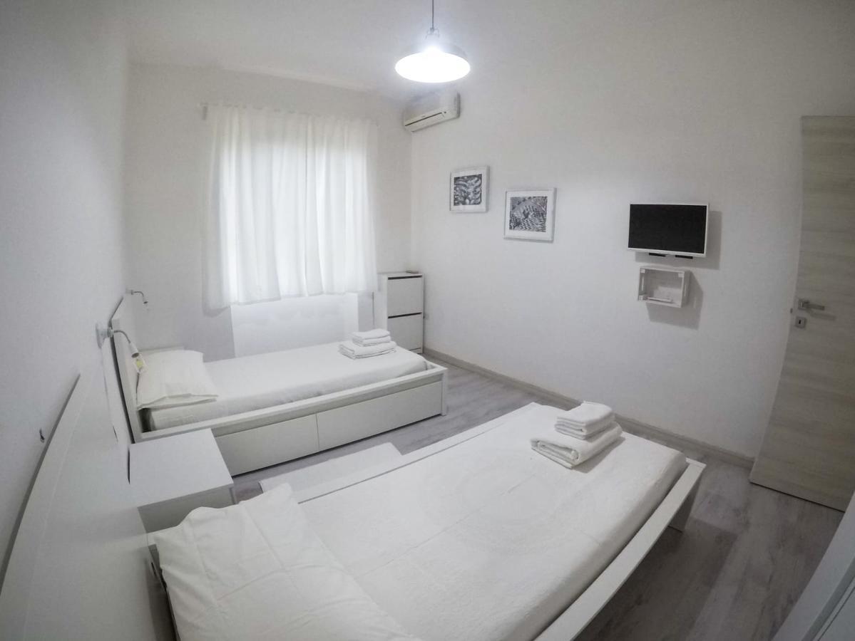 Black&White Guest House 이글레시아스 외부 사진