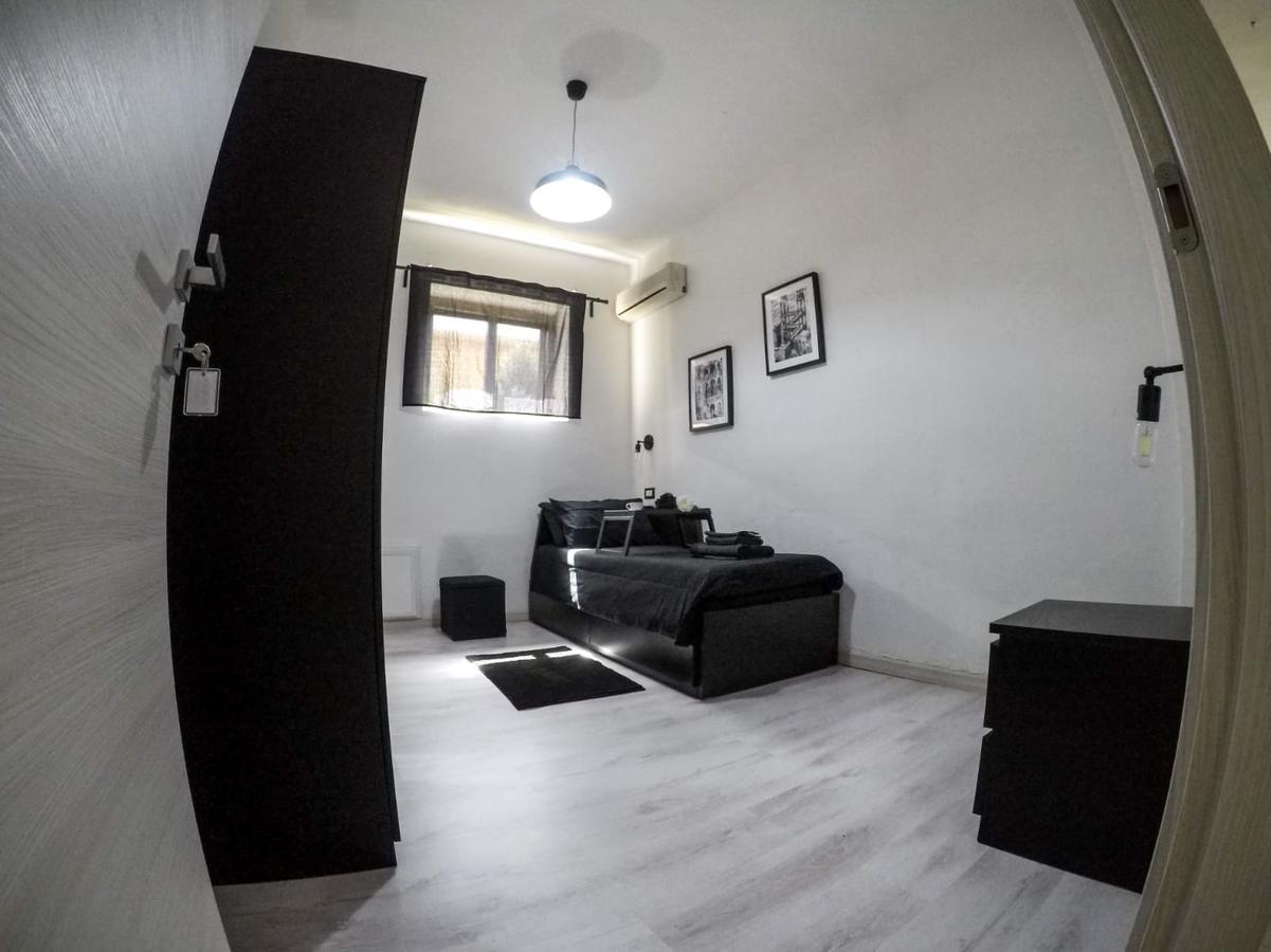 Black&White Guest House 이글레시아스 외부 사진