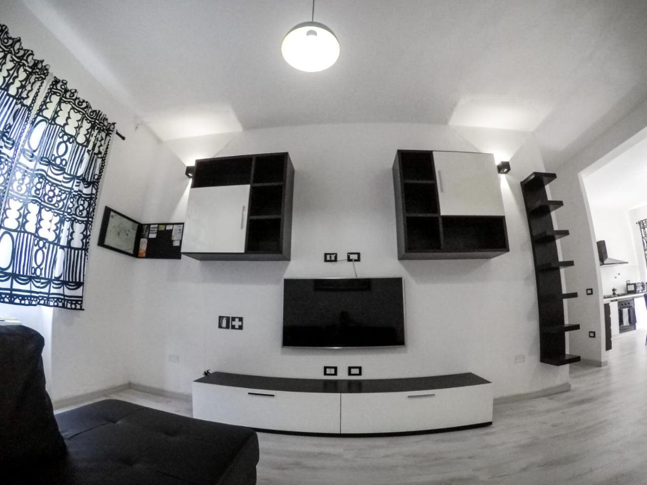 Black&White Guest House 이글레시아스 외부 사진